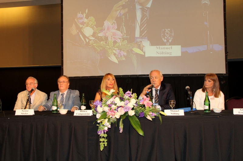 Prof.Dr. Sergio Provenzano (Decano Facultad e Medicina UBA), Prof. Dr. Néstor Siseles (Presidente del Comité Científico del Congreso), Prof. Dra. Blanca Campostrini (Presidente de AAPEC), Prof. Dr. Manuel Nölthing (VicePresidente de AAPEC), Prof. Dra. Ana Lía Errecalde (Decana Facultad de Medicina UNLP)